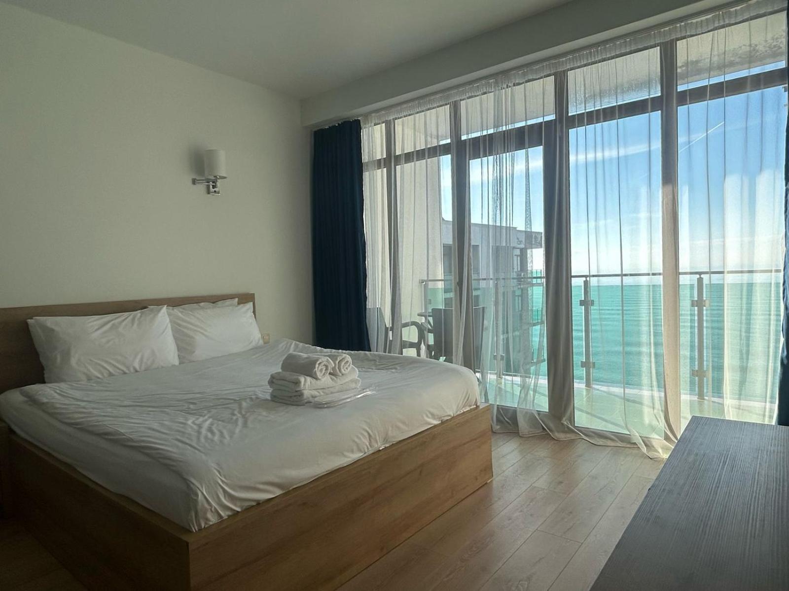 Aqua Batumi Hotel & Apartments Zewnętrze zdjęcie
